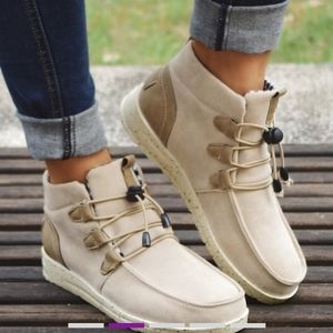 NWT Rosy Lace-front Ankle Boot